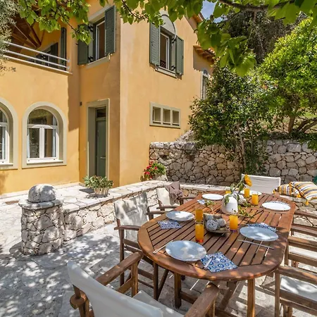Elpida Villa