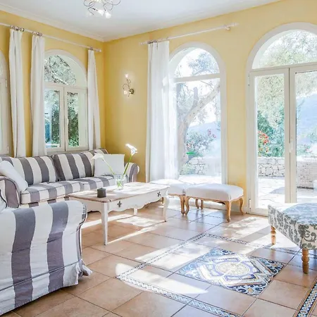Villa Elpida *