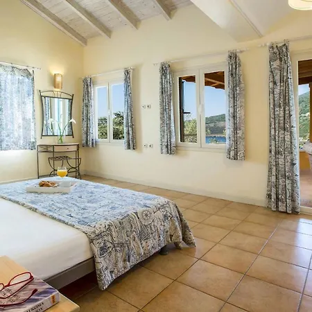 Elpida Villa *